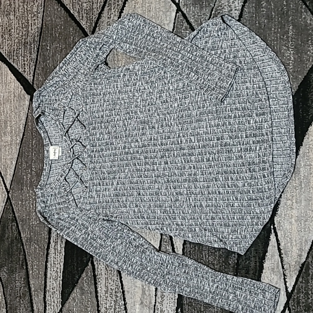 BUCKLE DAYTRIP CUT-OUT CRISS-CROSS LONG-SLEEVE SHIRT